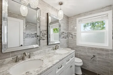 952 Logan Lane South Saint Paul MN 55075
