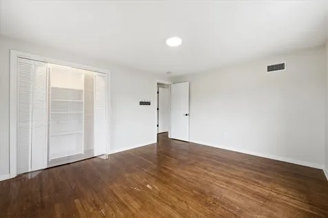 952 Logan Lane South Saint Paul MN 55075