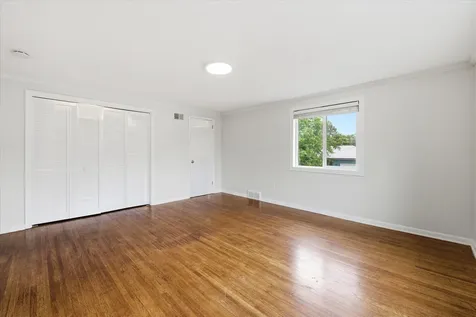 952 Logan Lane South Saint Paul MN 55075
