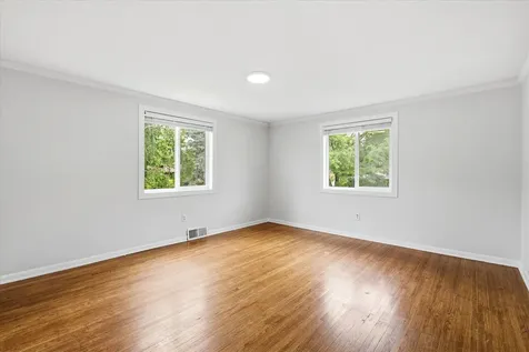 952 Logan Lane South Saint Paul MN 55075
