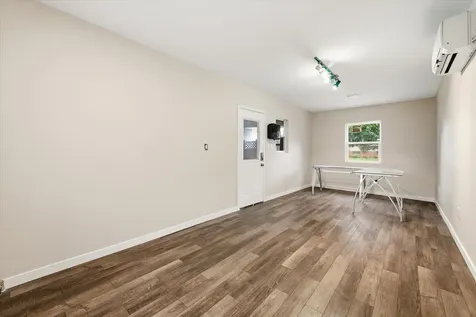 952 Logan Lane South Saint Paul MN 55075