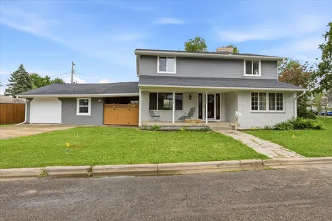 952 Logan Lane South Saint Paul MN 55075