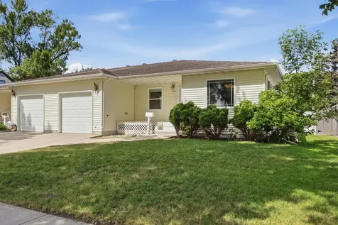 1026 Oak Street N Fargo ND 58102