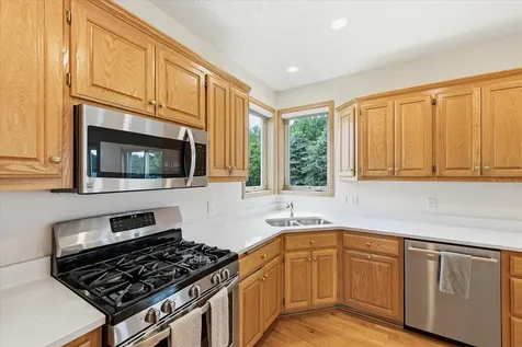 1364 Pond Circle Waconia MN 55387