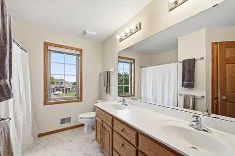 1364 Pond Circle Waconia MN 55387