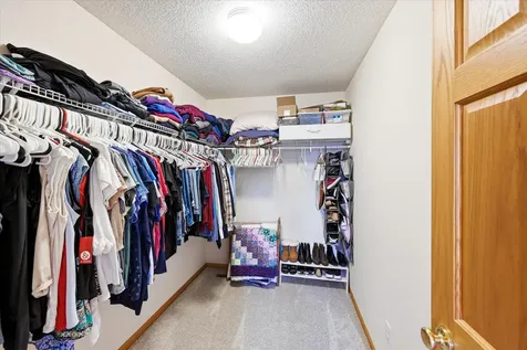 1364 Pond Circle Waconia MN 55387