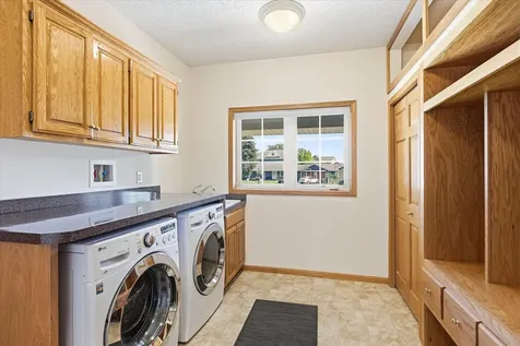 1364 Pond Circle Waconia MN 55387