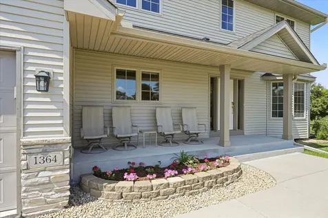 1364 Pond Circle Waconia MN 55387