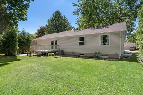 716 Winter Drive Faribault MN 55021