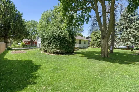 716 Winter Drive Faribault MN 55021