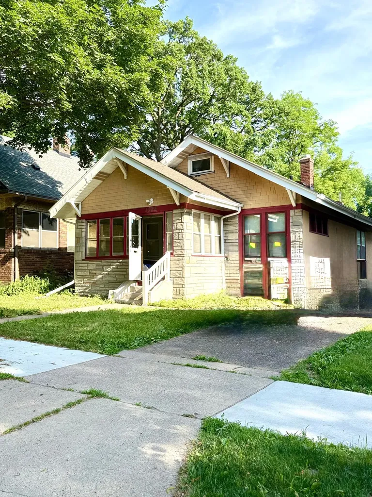 1022 Wakefield Avenue Saint Paul MN 55106