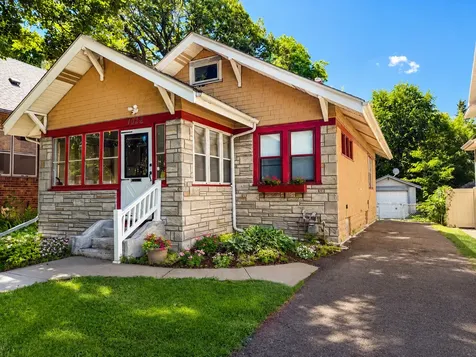 1022 Wakefield Avenue Saint Paul MN 55106