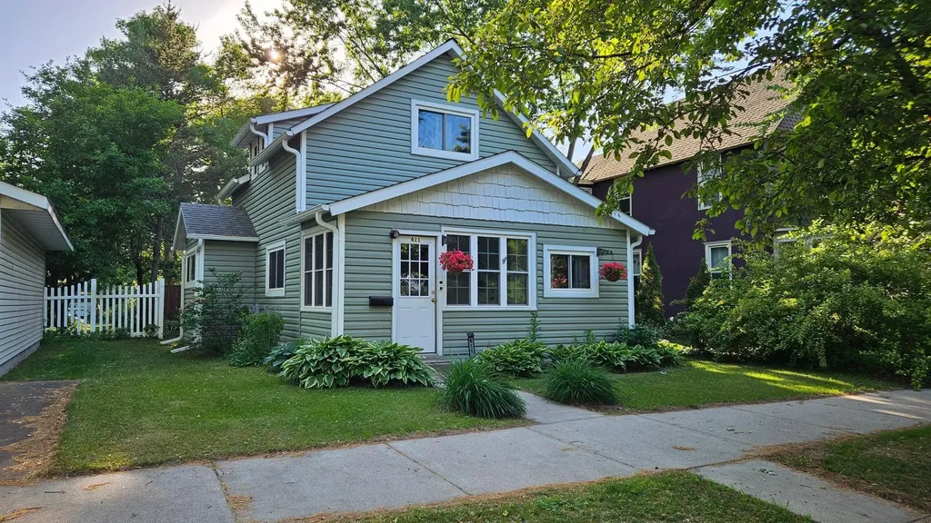 611 N 5th Street Brainerd MN 56401