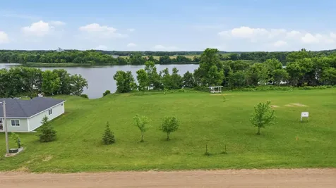 463 North Shore Drive Underwood MN 56586