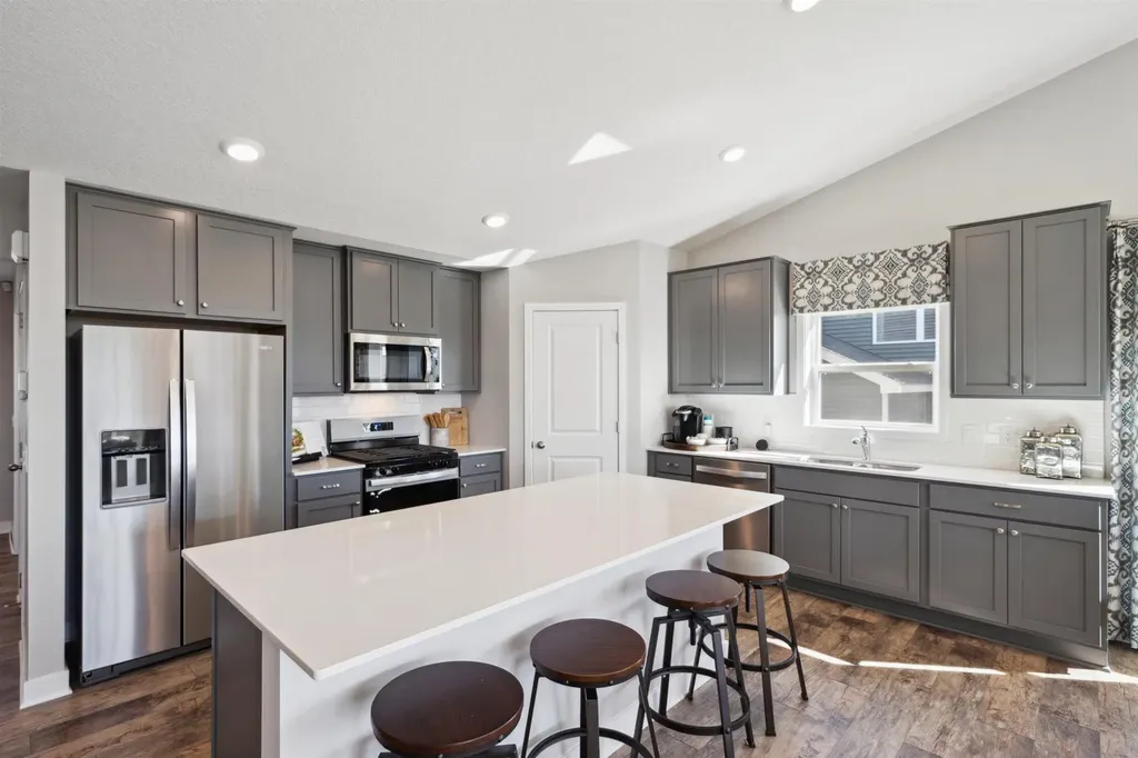 1671 Shasta Drive Shakopee MN 55379
