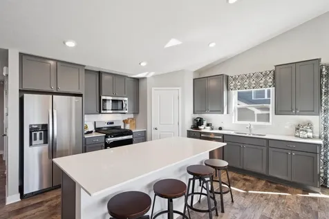 1671 Shasta Drive Shakopee MN 55379