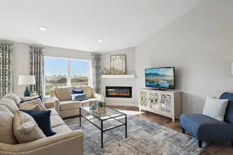 1671 Shasta Drive Shakopee MN 55379