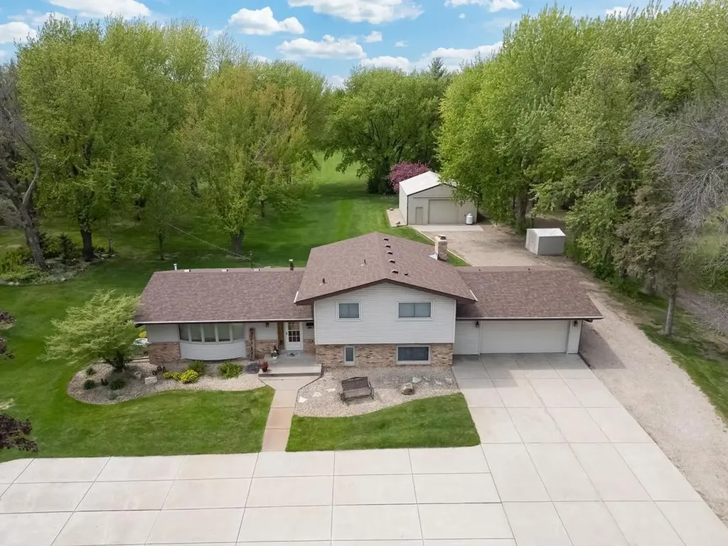 13741 Vinewood Lane N Dayton MN 55327