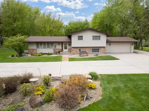 13741 Vinewood Lane N Dayton MN 55327