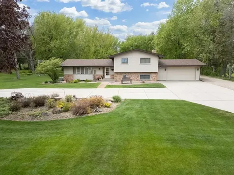 13741 Vinewood Lane N Dayton MN 55327