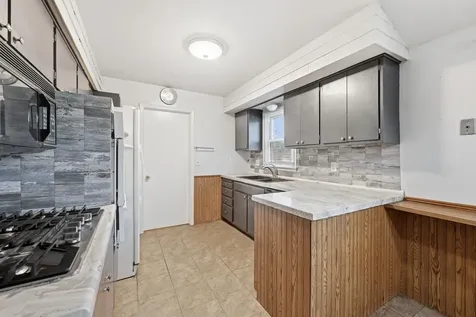 7556 Major Avenue N Brooklyn Park MN 55443