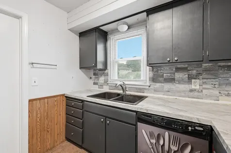 7556 Major Avenue N Brooklyn Park MN 55443