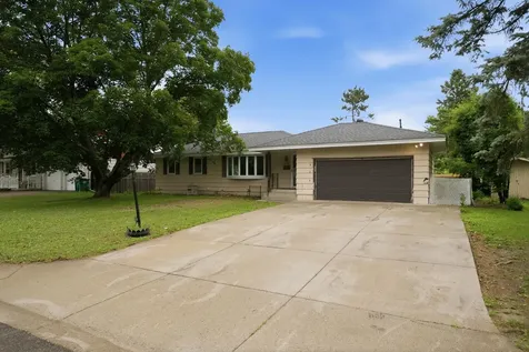 7556 Major Avenue N Brooklyn Park MN 55443