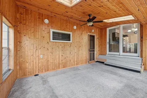 7556 Major Avenue N Brooklyn Park MN 55443