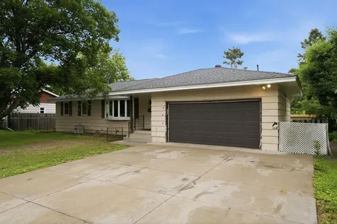 7556 Major Avenue N Brooklyn Park MN 55443