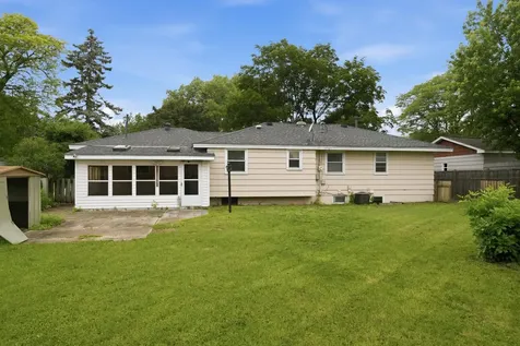 7556 Major Avenue N Brooklyn Park MN 55443
