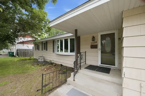 7556 Major Avenue N Brooklyn Park MN 55443