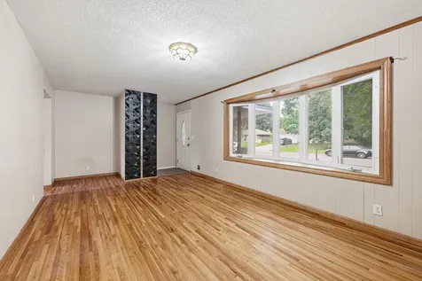 7556 Major Avenue N Brooklyn Park MN 55443