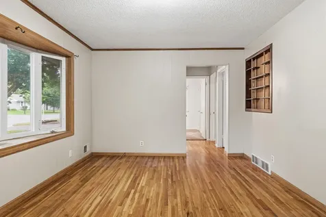 7556 Major Avenue N Brooklyn Park MN 55443