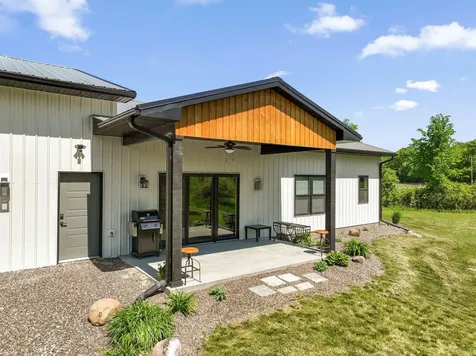 30658 Jodrell Street NE Cambridge MN 55008