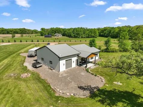 30658 Jodrell Street NE Cambridge MN 55008