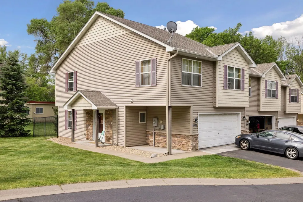 2078 Shryer Court E North Saint Paul MN 55109