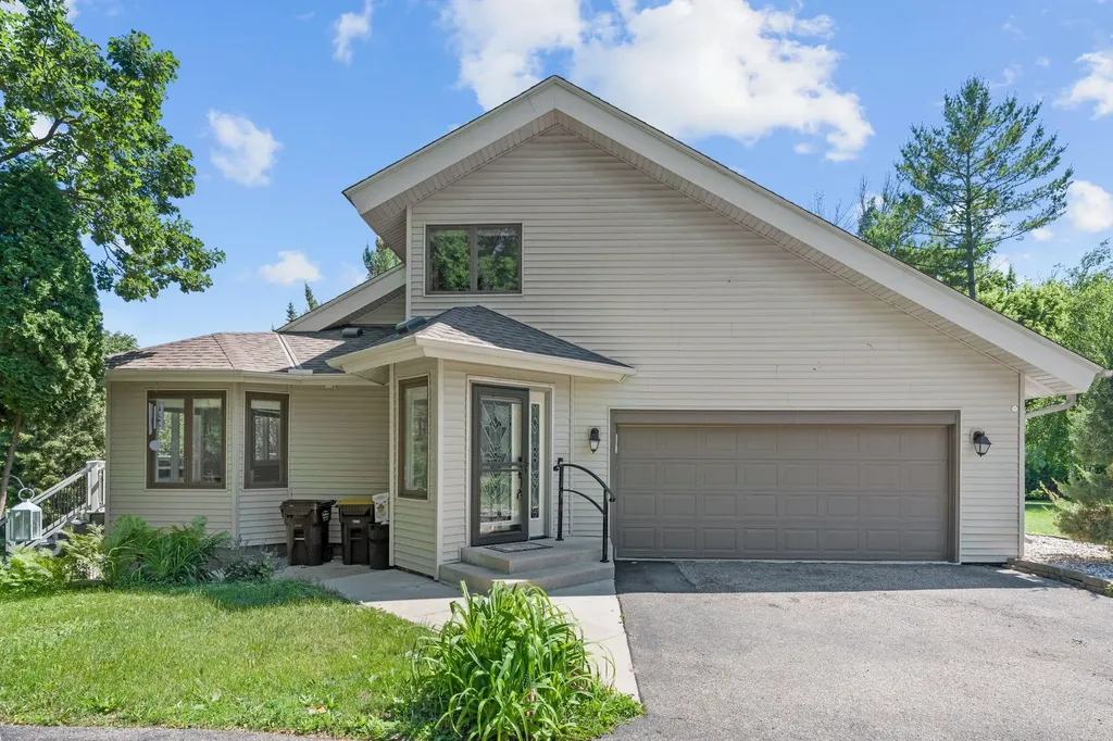 4131 Eau Claire Trail NE Prior Lake MN 55372