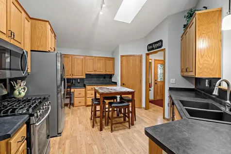 8541 Inverness Lane N Brooklyn Park MN 55443