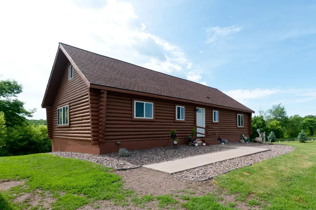 W15991 Random Ridge Road Weyerhaeuser WI 54895