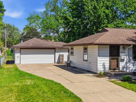 9325 4th Avenue S Bloomington MN 55420