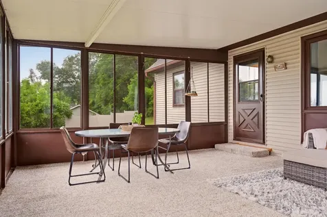 713 S 2nd Street La Crescent MN 55947