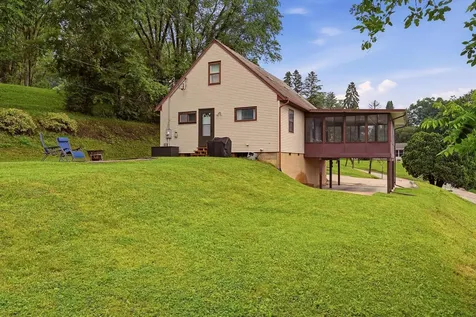 713 S 2nd Street La Crescent MN 55947