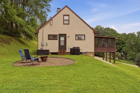 713 S 2nd Street La Crescent MN 55947