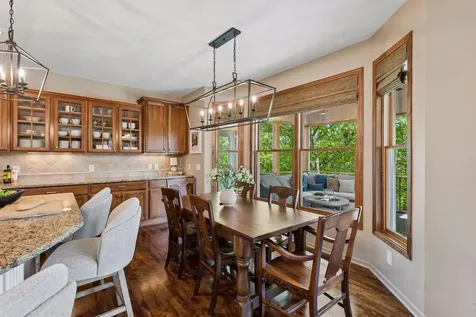 1800 Carriage Drive Victoria MN 55386