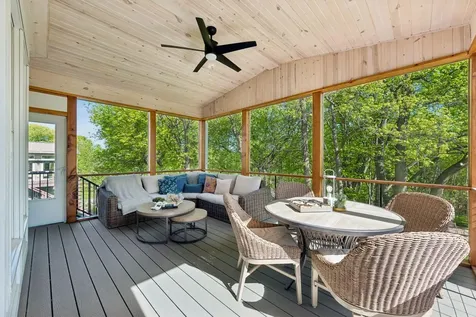 1800 Carriage Drive Victoria MN 55386