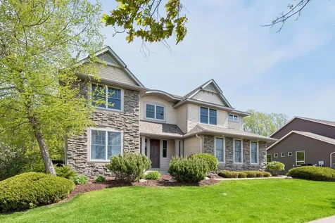 1800 Carriage Drive Victoria MN 55386