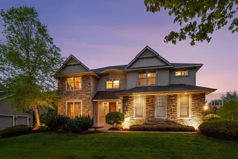 1800 Carriage Drive Victoria MN 55386