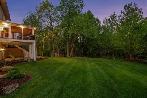 1800 Carriage Drive Victoria MN 55386