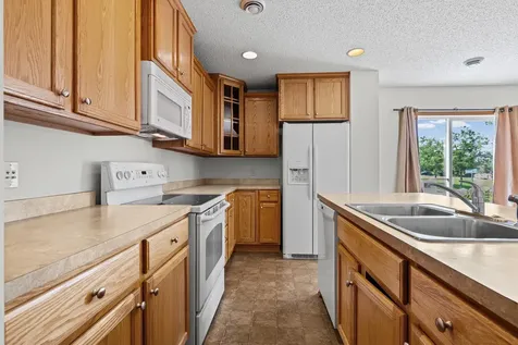 3232 Oak View Drive Woodbury MN 55129