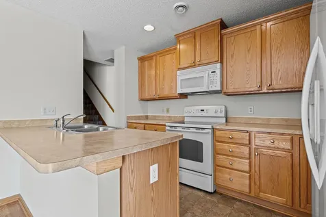 3232 Oak View Drive Woodbury MN 55129